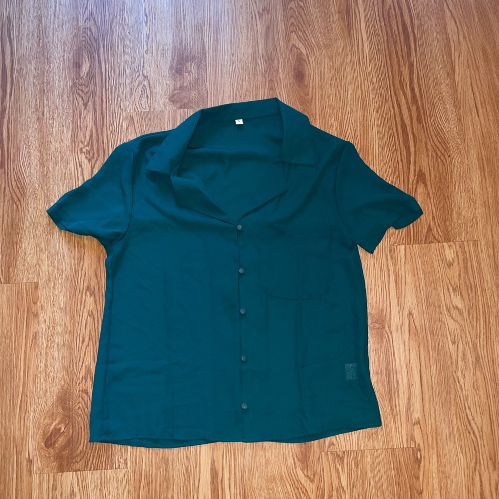 Green Short Sleeve Button Up Blouse